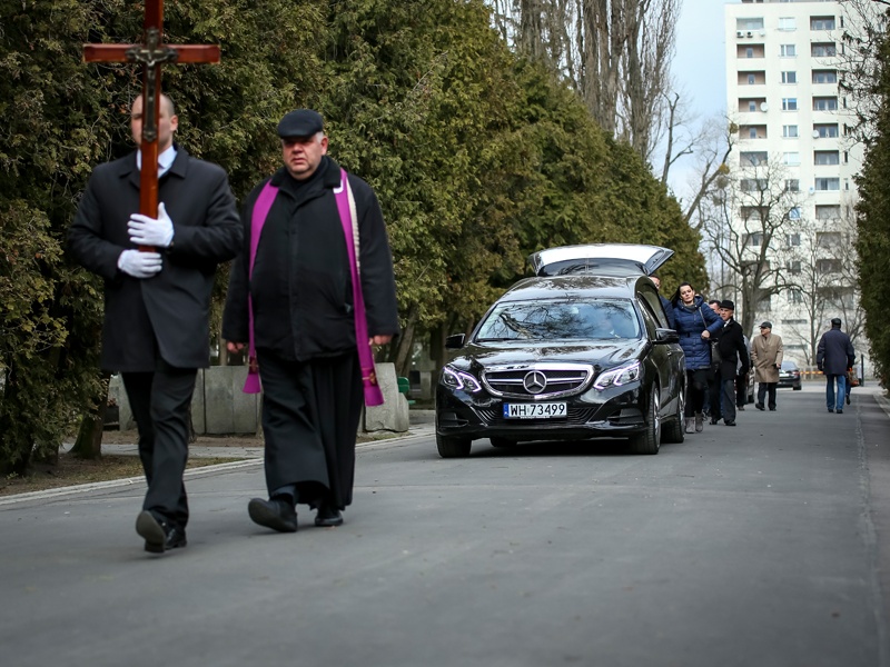Warszawa Elizjum: pogrzeb katolicki