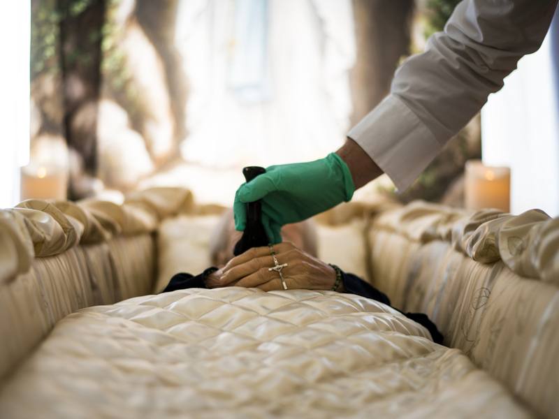 Komplety odzieży dla zmarłych Warszawa