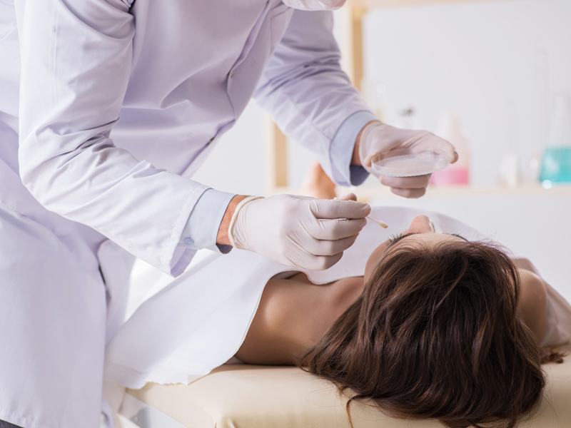 Warszawa: odzież dla zmarłych